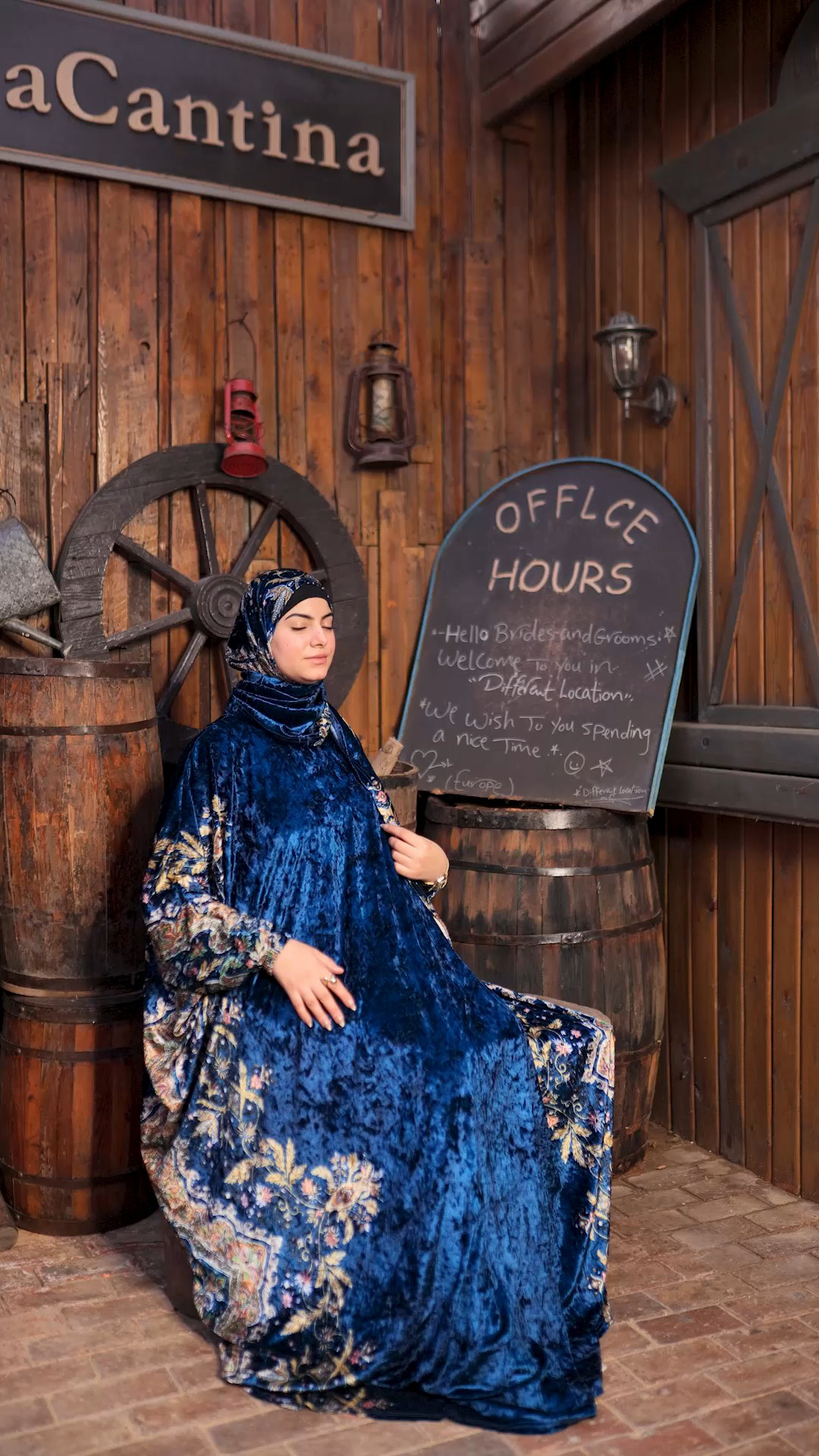 اسدال عباية ازرق  بطرحة منفصلة