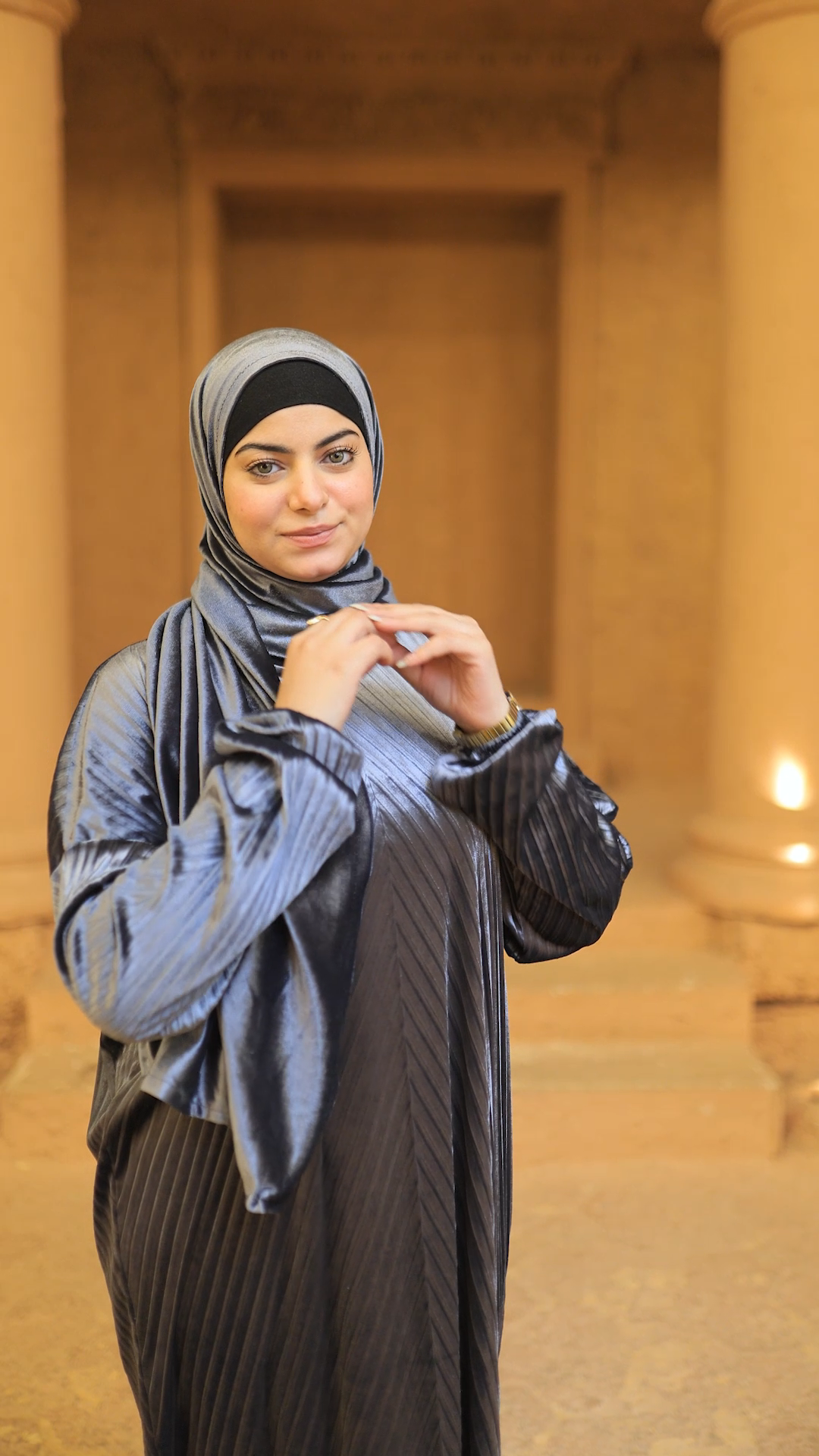 إسدال مليكة قطيفة بليسيه فضي ملكي